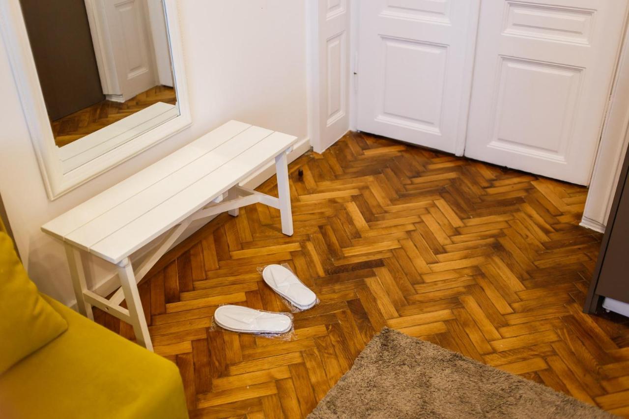 Eat It Cozy Downtown Apartments Oradea Exterior foto